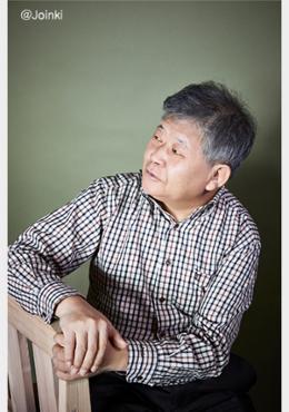 Interview with Kim Jeong-hwan: To Write and Reason outside “My Poetry”